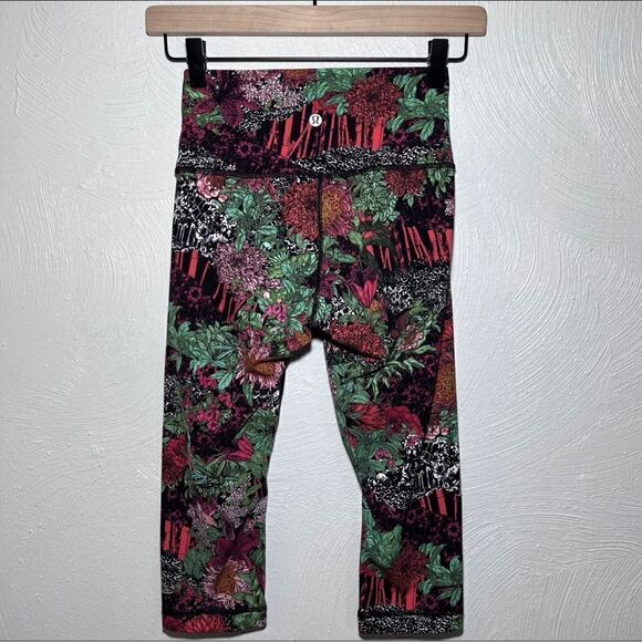 Lululemon Wunder Under Hi-Rise 1/2 Tight 17" in Zen Garden Multi - Picture 3 of 8